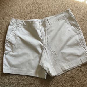 Eddie Bauer Heritage Wash light khaki shorts